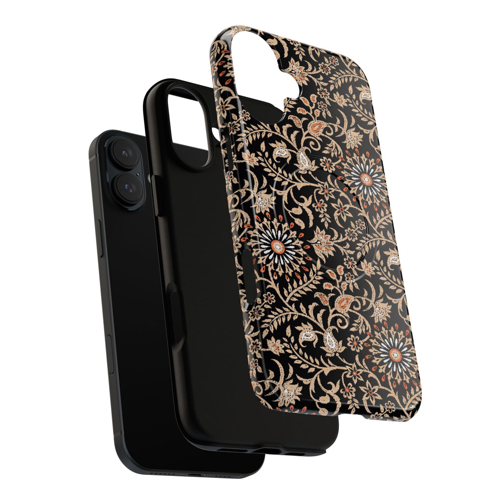 Custodia rigida per iPhone MagSage con motivo floreale nero e margherite ornate in batik