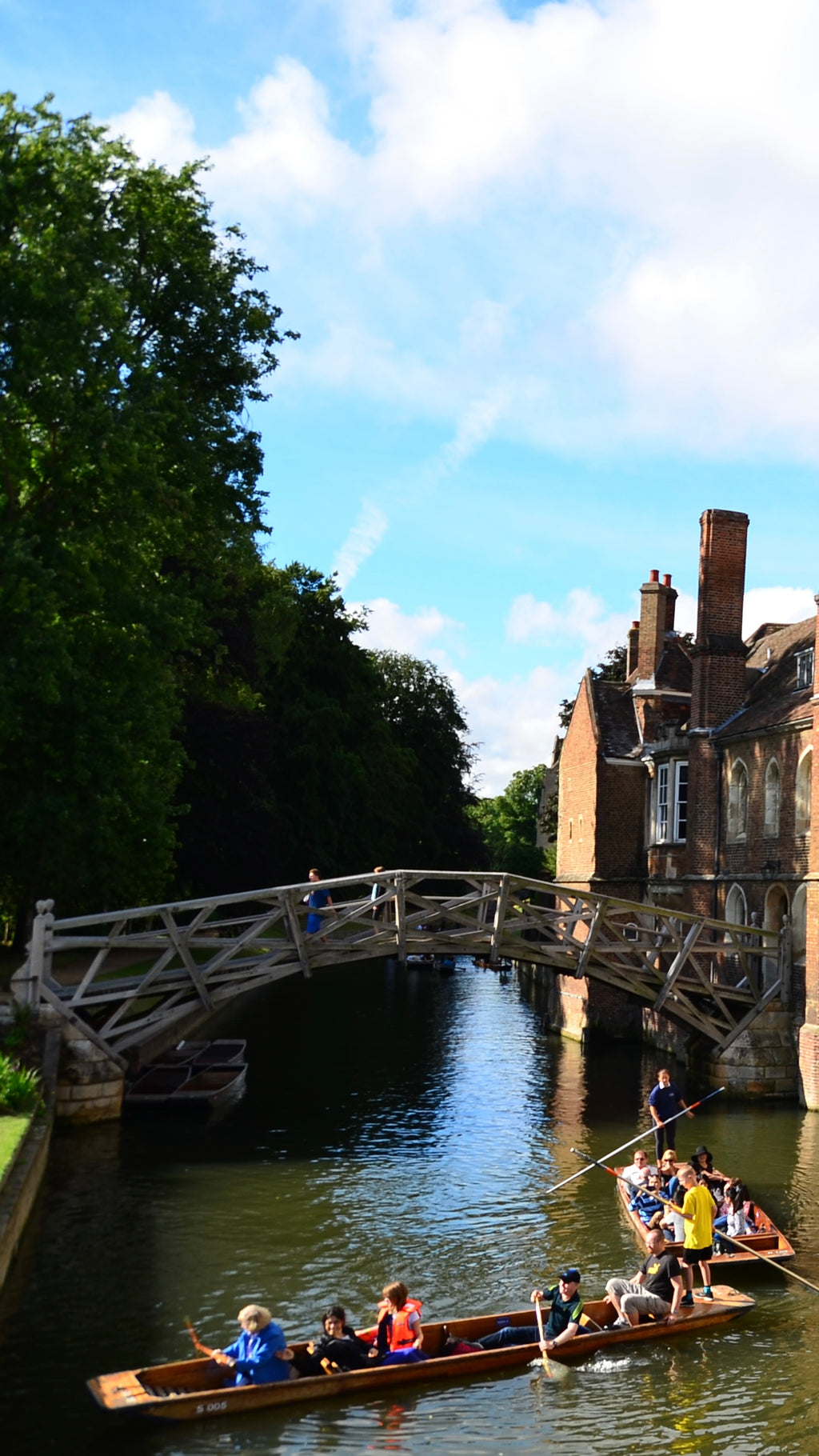British Heritage MagSafe iPhone Case | Cambridge Mathematical Bridge