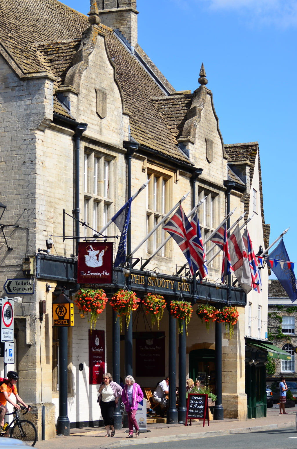 English Village Hotel Aesthetic MagSafe iPhone Case