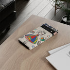 Illustrazione di un simpatico bassotto per cover Google Pixel | Design colorato e fantasioso con libri e uccellini
