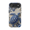 Cover per iPhone con motivo in ceramica blu a tartaruga marina