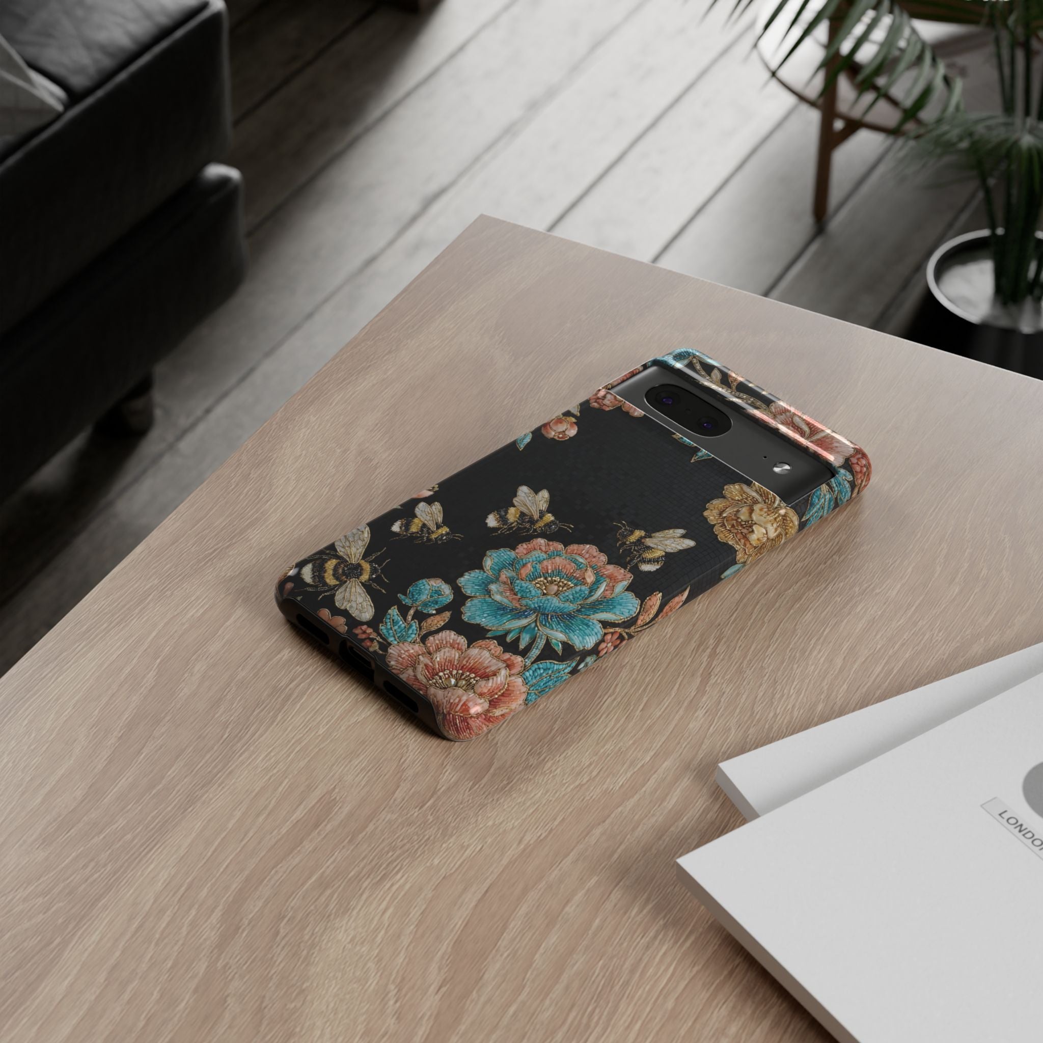 Cover per telefono Google Pixel "Api floreali" resistente | Copertura protettiva vintage Rose e Bombo